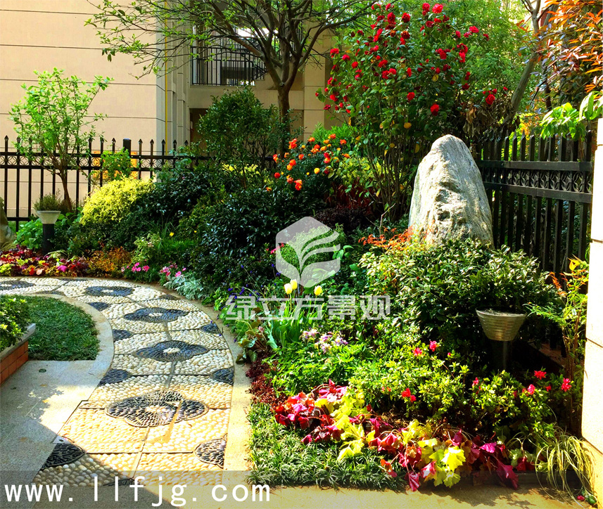 庭院设计实景案例，花园设计实景案例，别墅景观设计，绿化施工，花园养护